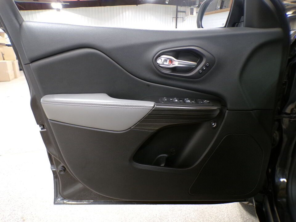 2014 Jeep Cherokee  - Tom's Credit City