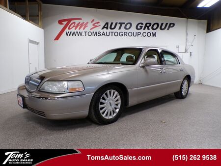 2003 Lincoln Town Car  - Tom's Budget Cars