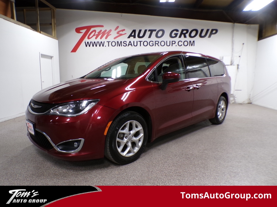 2017 Chrysler Pacifica Touring Plus  - W68362C  - Toms Auto Sales West