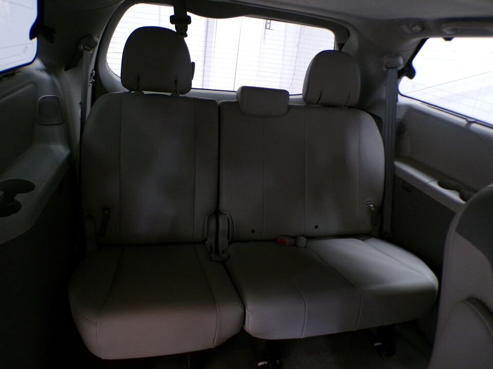 2012 Toyota Sienna  - Tom's Budget Cars