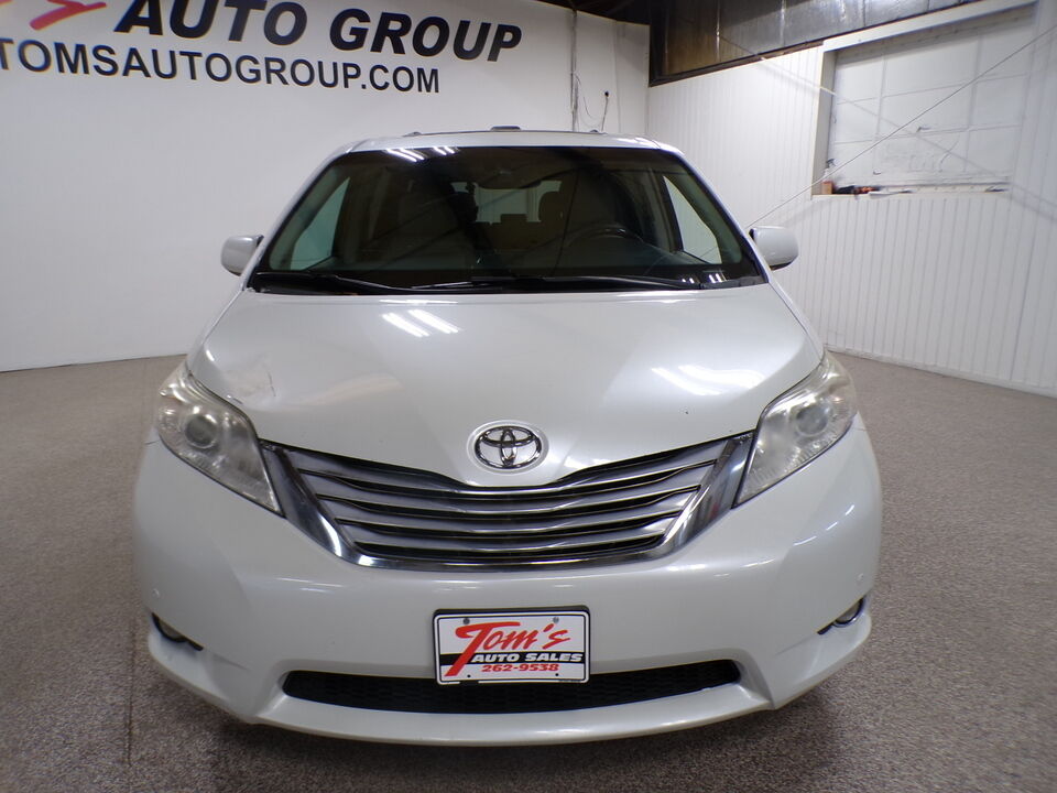 2012 Toyota Sienna  - Tom's Budget Cars