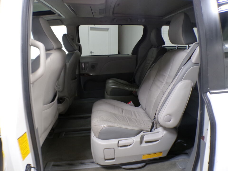 2012 Toyota Sienna  - Tom's Budget Cars