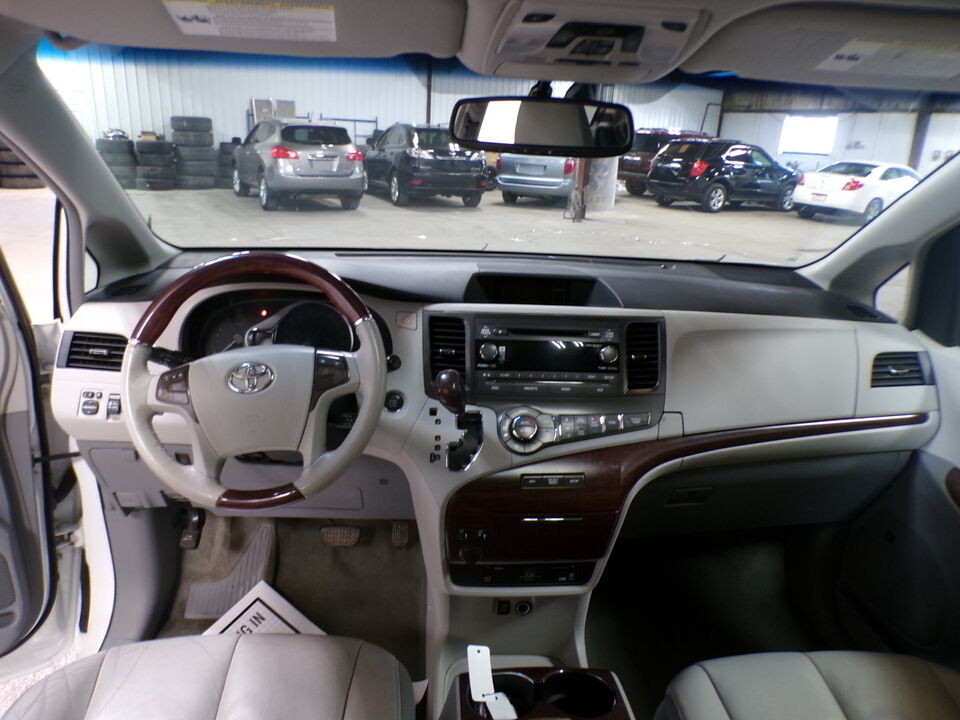 2012 Toyota Sienna  - Tom's Budget Cars
