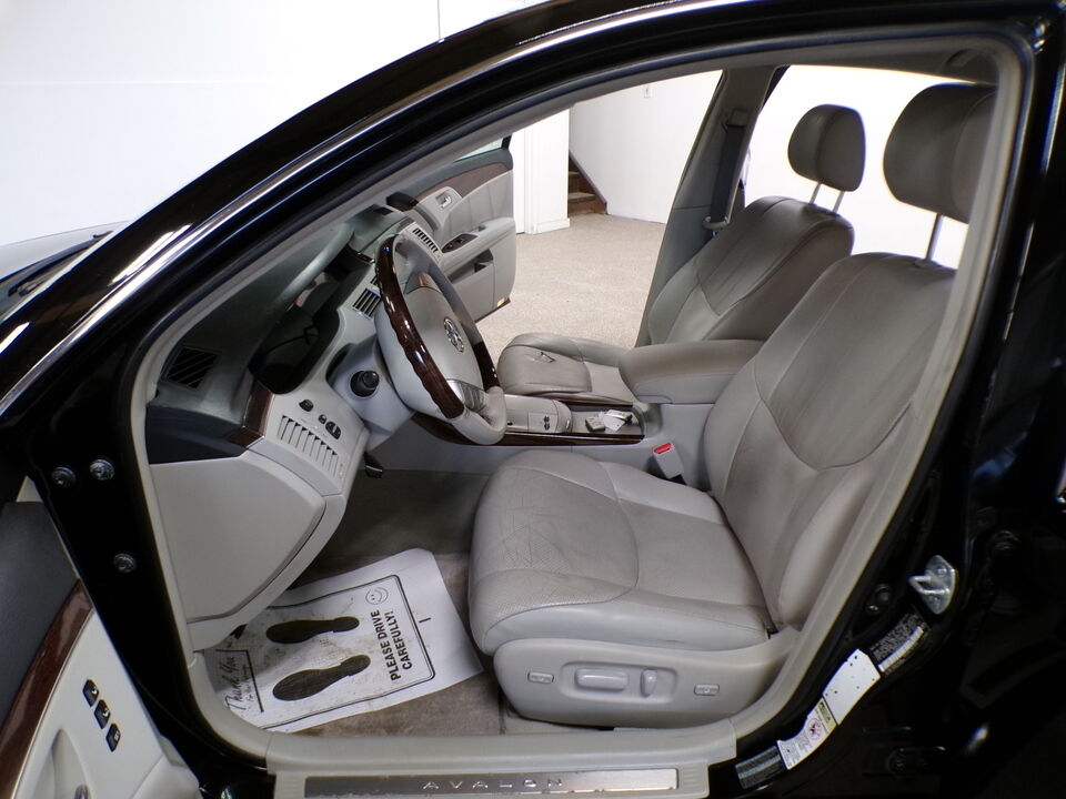 2008 Toyota Avalon  - Tom's Credit City