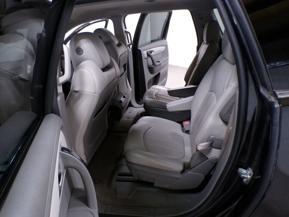 2015 Chevrolet Traverse  - Tom's Budget Cars