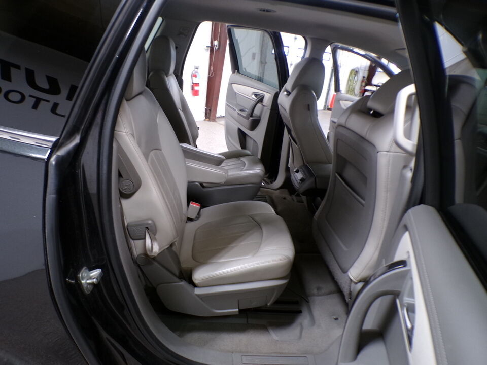 2015 Chevrolet Traverse  - Tom's Budget Cars