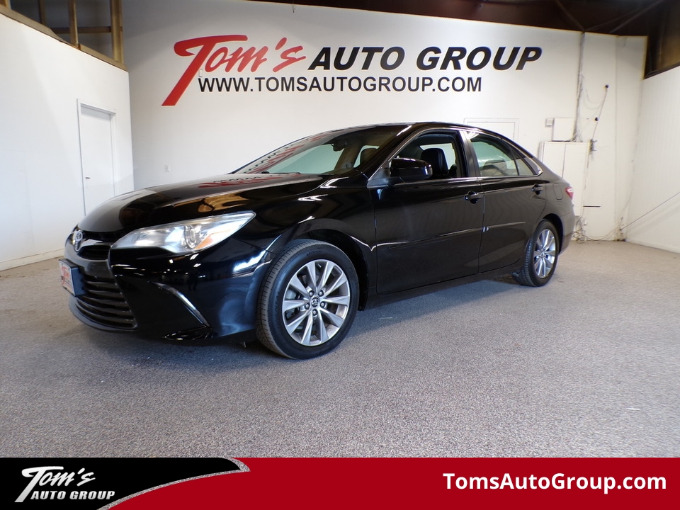 2015 Toyota Camry XLE  - M99211Z  - Tom's Auto Group