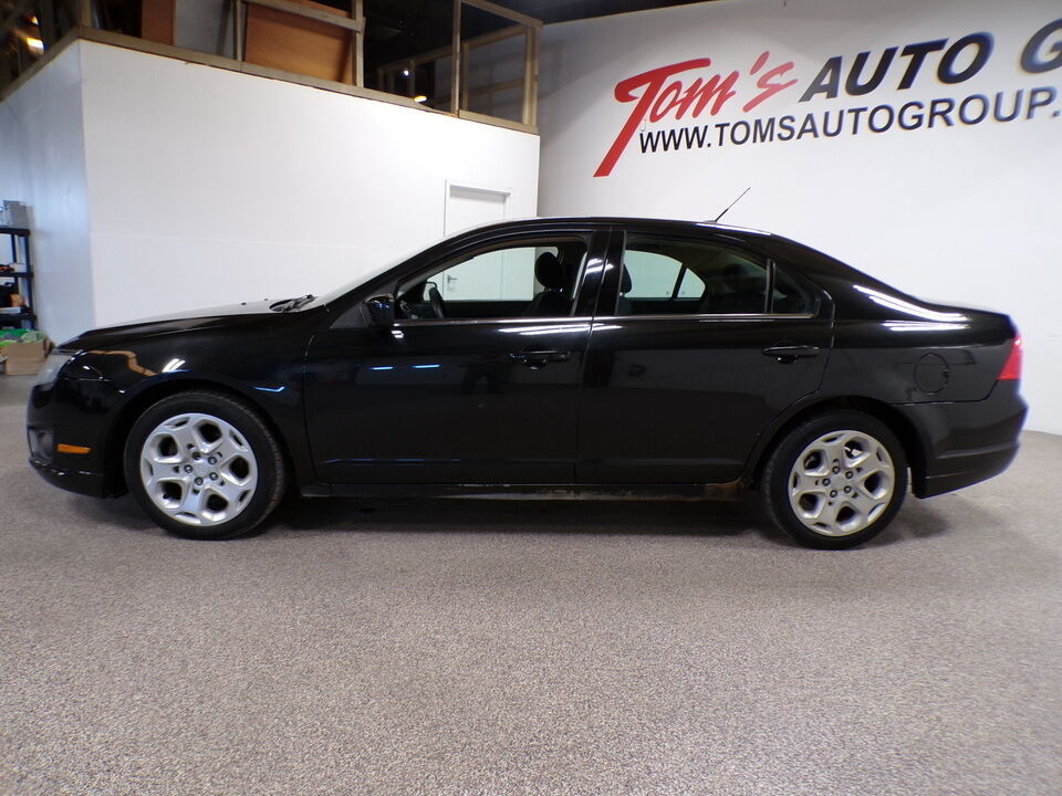 2011 Ford Fusion  - Tom's Budget Cars
