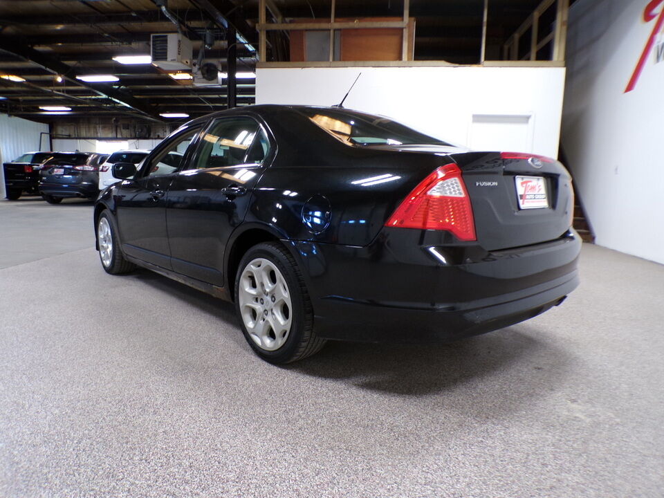 2011 Ford Fusion  - Tom's Budget Cars