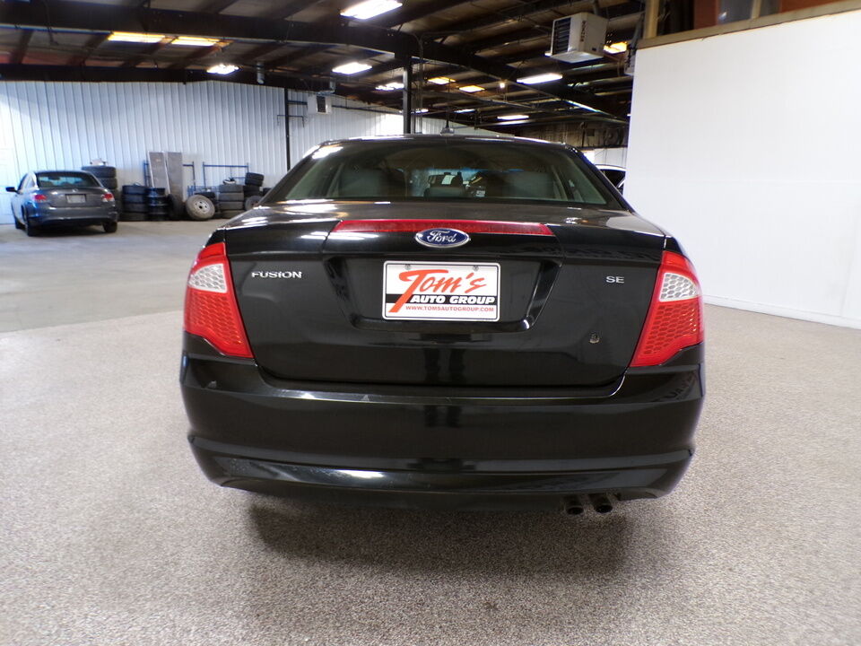 2011 Ford Fusion  - Tom's Budget Cars
