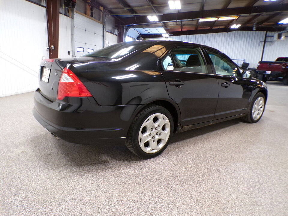 2011 Ford Fusion  - Tom's Budget Cars