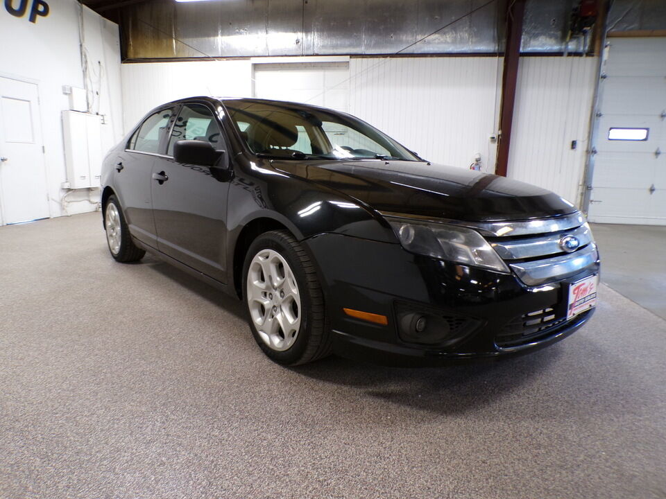 2011 Ford Fusion  - Tom's Budget Cars