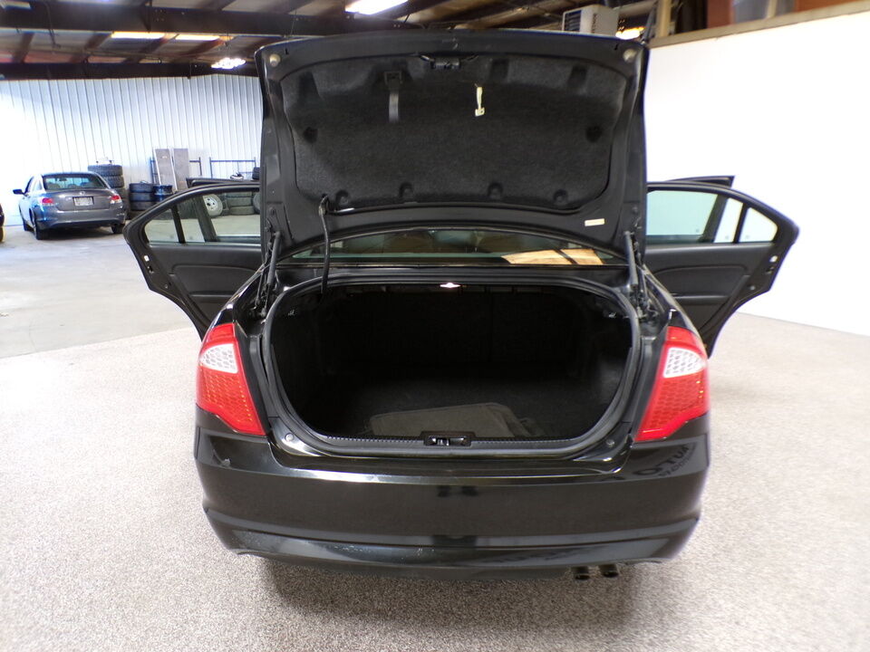 2011 Ford Fusion  - Tom's Budget Cars