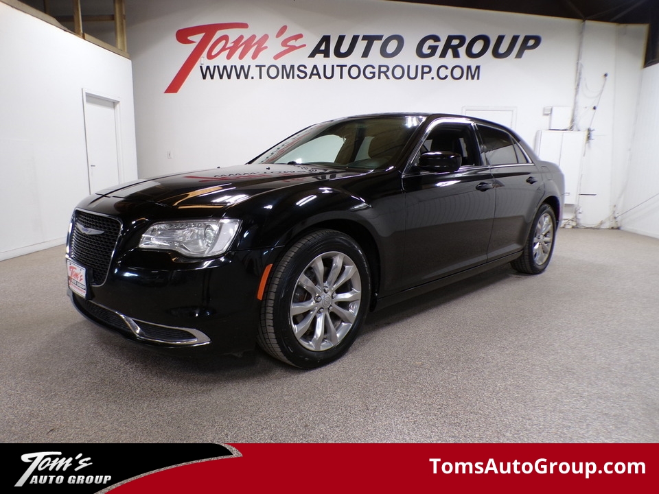 2018 Chrysler 300 Touring L  - W69229Z  - Toms Auto Sales West