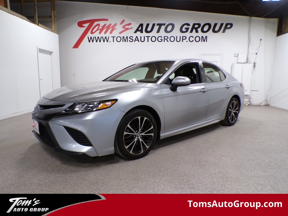 2018 Toyota Camry SE  - W30759C  - Tom's Auto Group