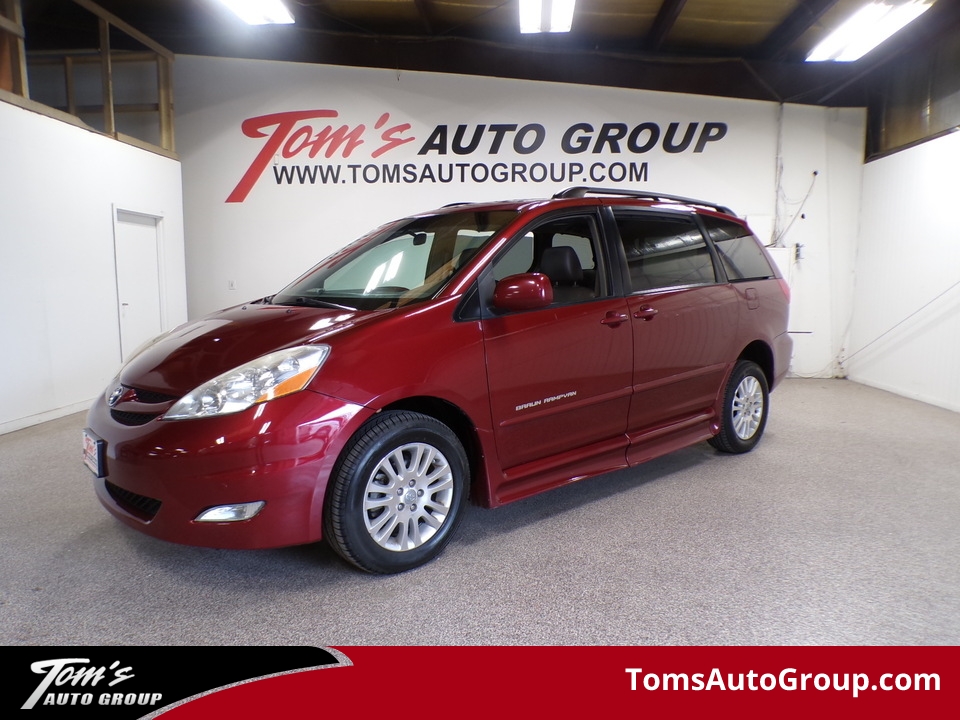 2009 Toyota Sienna XLE  - N28996L  - Tom's Auto Group