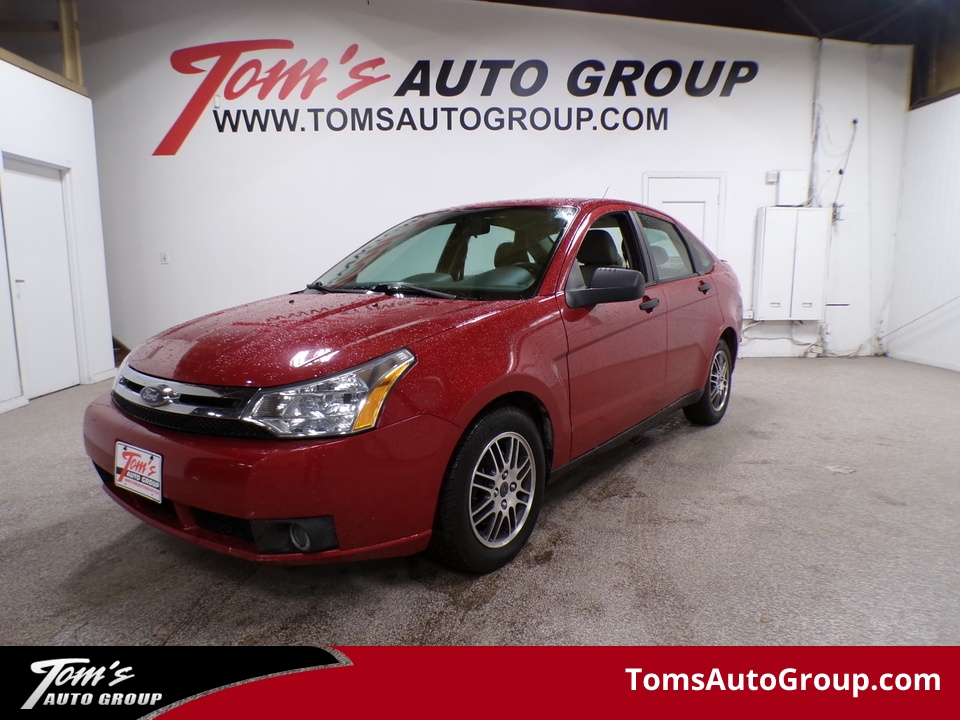 2010 Ford Focus SE  - B44813  - Tom's Auto Group