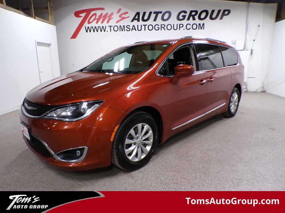 2018 Chrysler Pacifica Touring L Plus  - W58921L  - Toms Auto Sales West