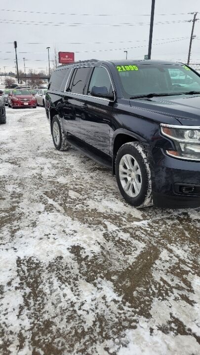 2020 Chevrolet Suburban  - Tom's Budget Cars