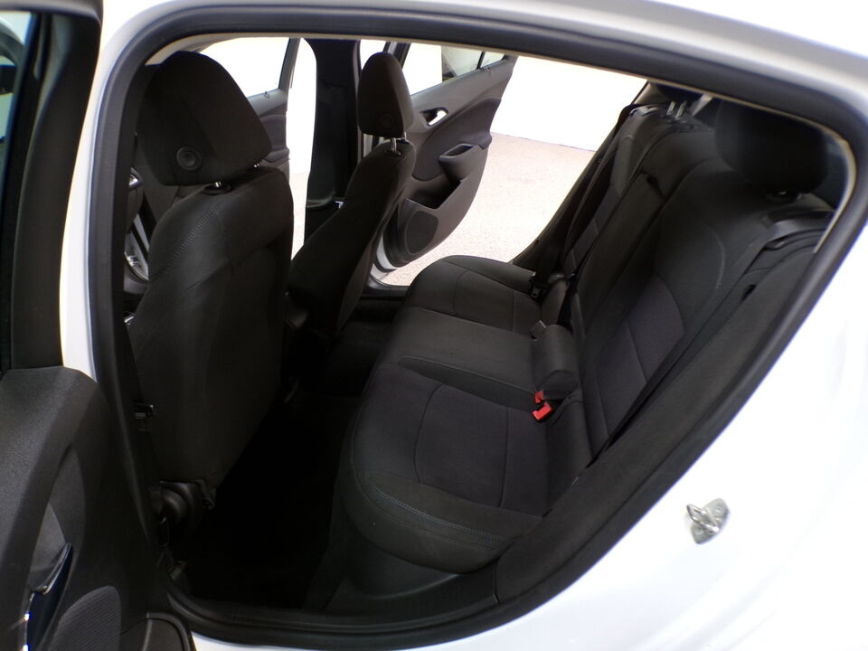2018 Chevrolet Cruze  - Tom's Auto Sales, Inc.