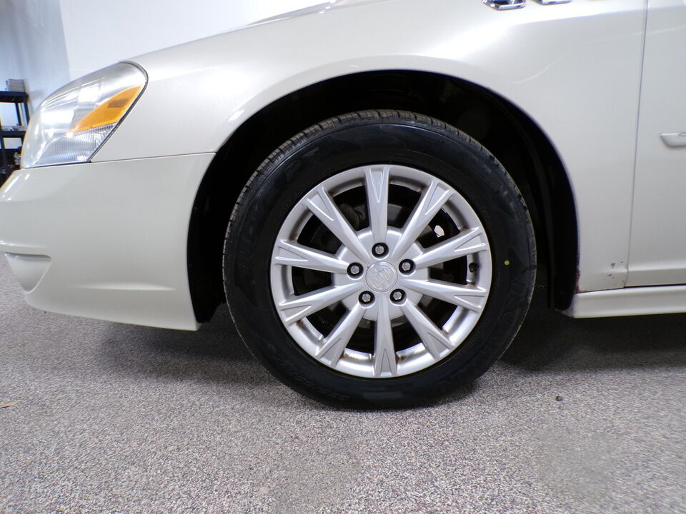 2011 Buick Lucerne  - Tom's Credit City