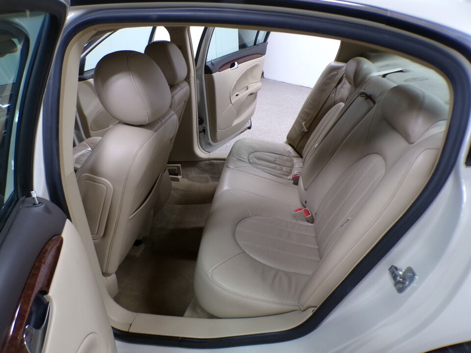 2011 Buick Lucerne  - Tom's Credit City