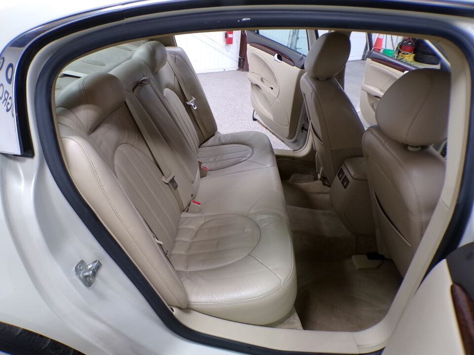 2011 Buick Lucerne  - Tom's Credit City