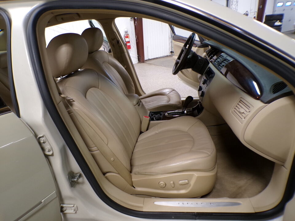 2011 Buick Lucerne  - Tom's Credit City