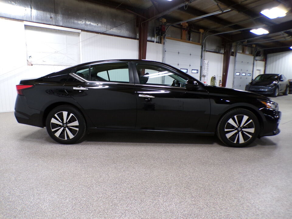 2021 Nissan Altima  - Tom's Credit City