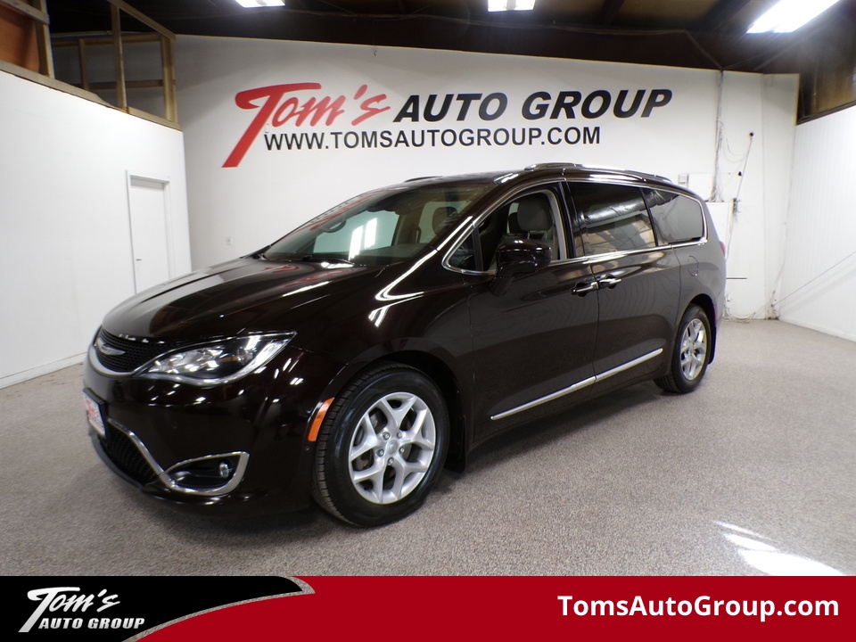 2017 Chrysler Pacifica Touring-L Plus  - M64837  - Tom's Auto Sales, Inc.