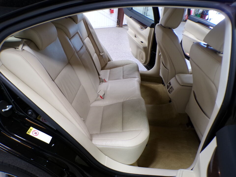 2013 Lexus ES 350  - Tom's Credit City