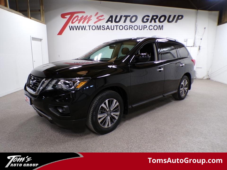 2017 Nissan Pathfinder SV  - M39677C  - Tom's Auto Sales, Inc.