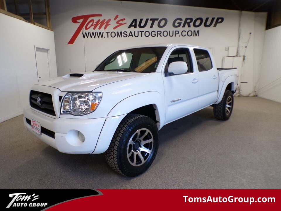 2005 Toyota Tacoma  - Tom's Auto Group