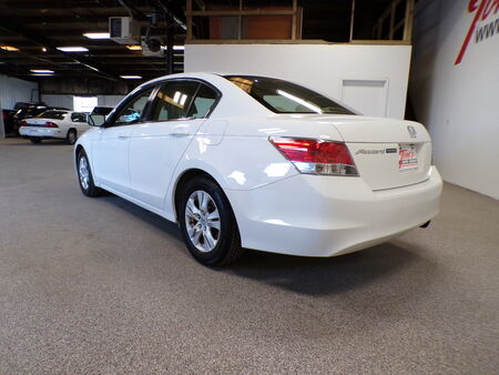 2009 Honda Accord  - Tom's Budget Cars
