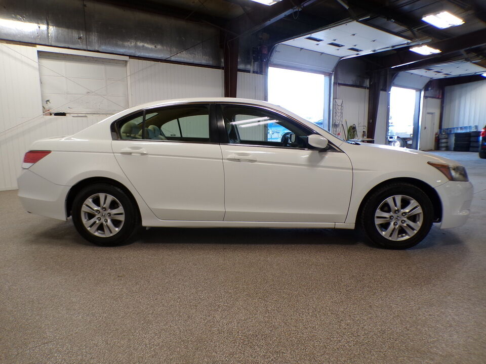2009 Honda Accord  - Tom's Budget Cars
