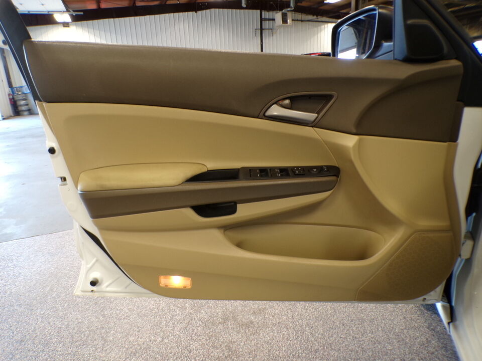 2009 Honda Accord  - Tom's Budget Cars