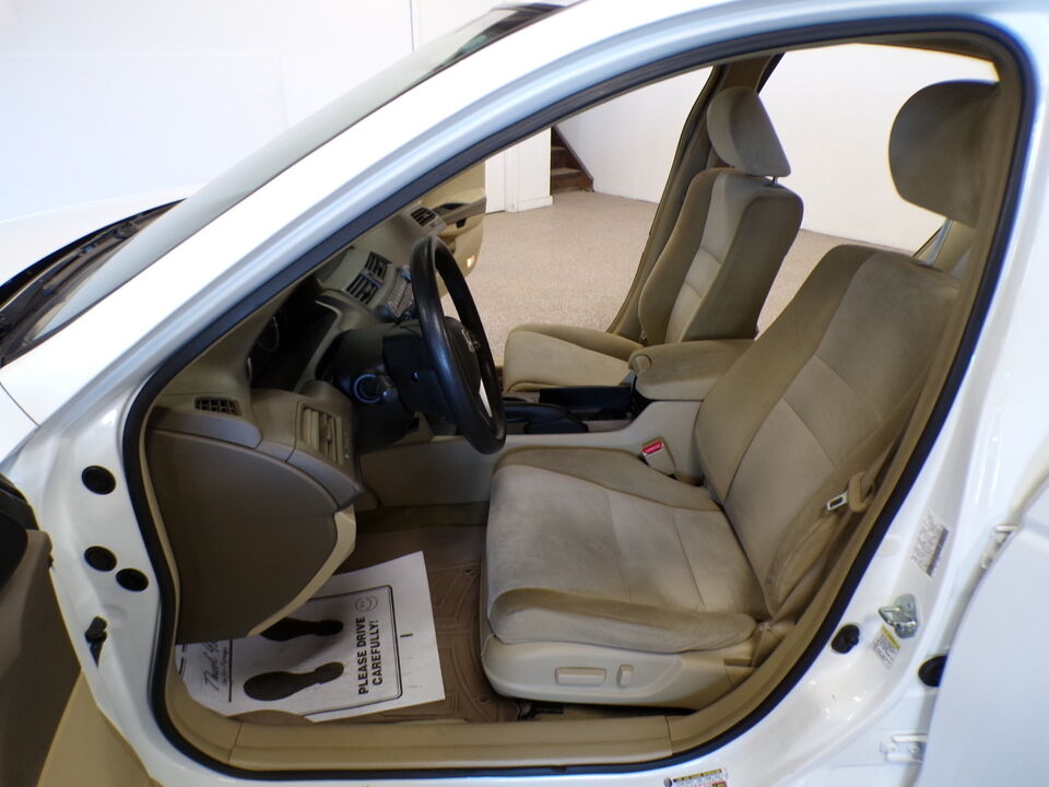 2009 Honda Accord  - Tom's Budget Cars