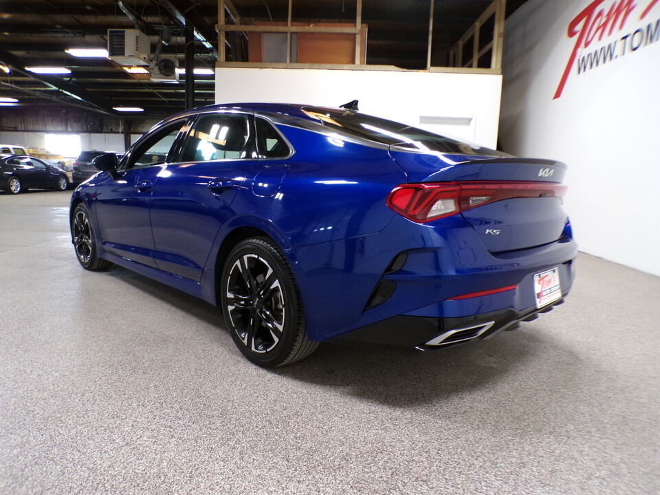 2022 Kia K5  - Tom's Budget Cars