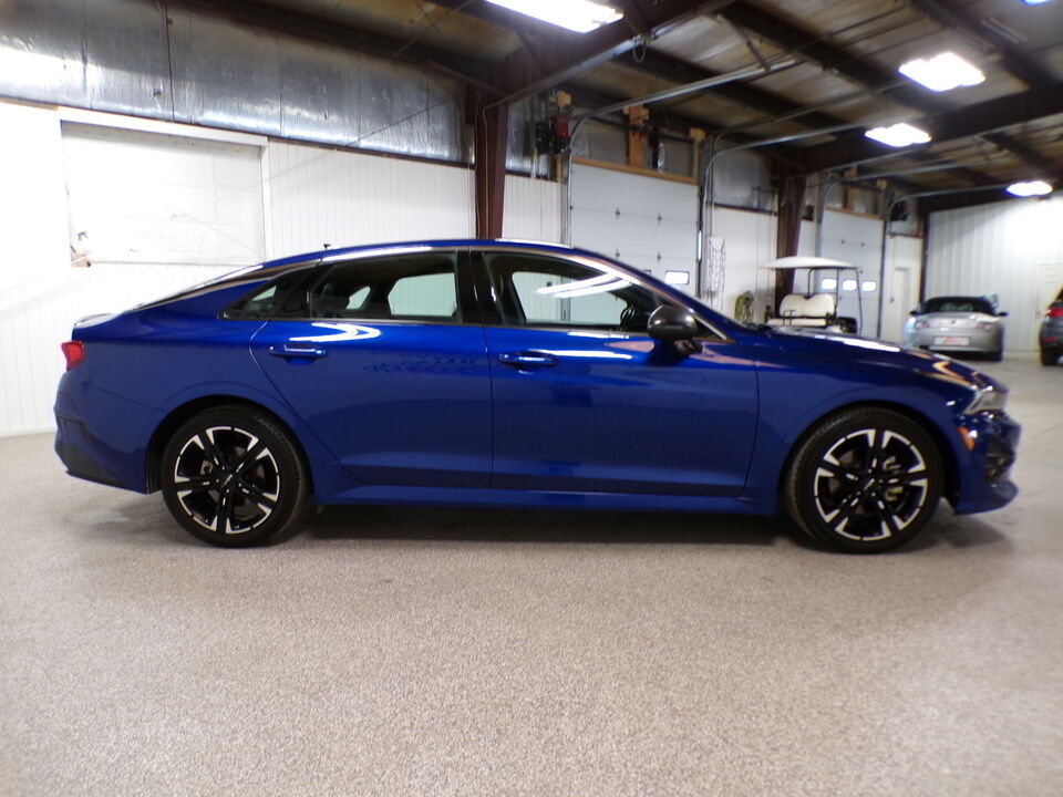2022 Kia K5  - Tom's Budget Cars