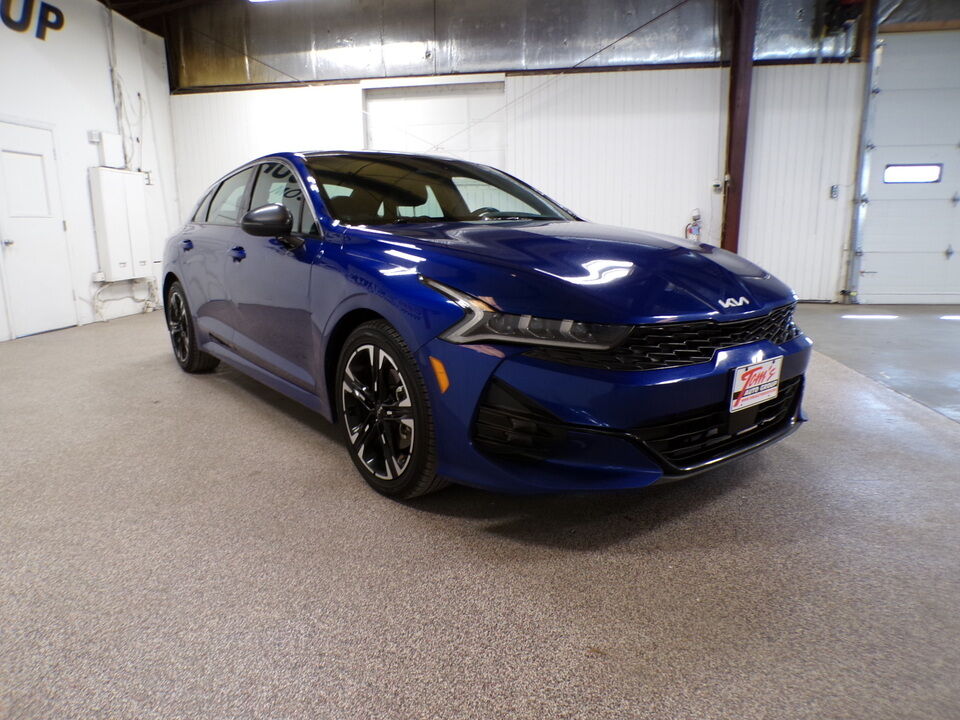 2022 Kia K5  - Tom's Budget Cars