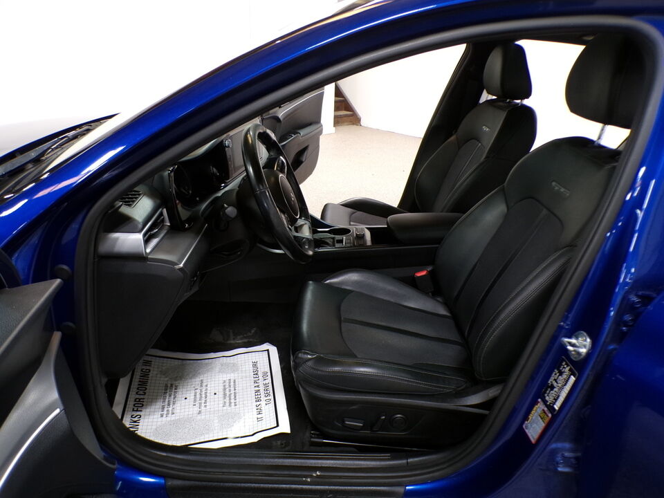 2022 Kia K5  - Tom's Budget Cars