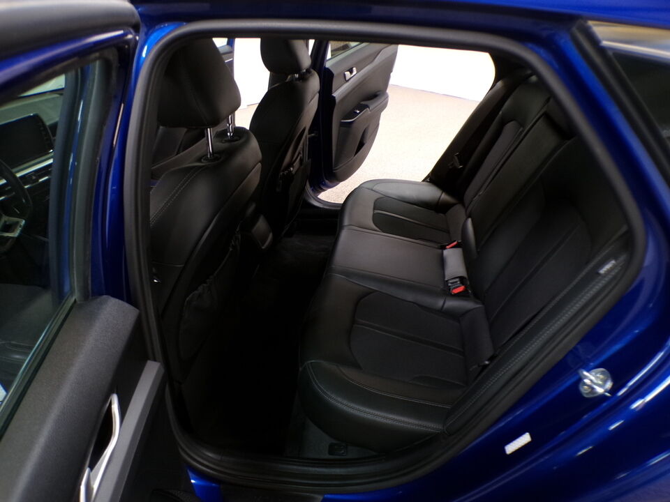 2022 Kia K5  - Tom's Budget Cars