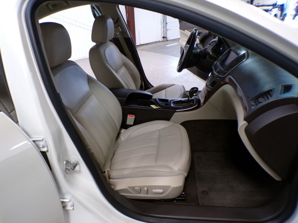 2014 Buick Regal  - Tom's Auto Sales, Inc.
