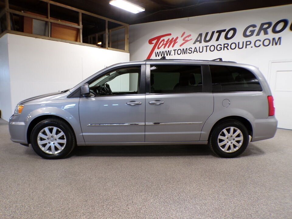 2014 Chrysler Town & Country  - Tom's Credit City
