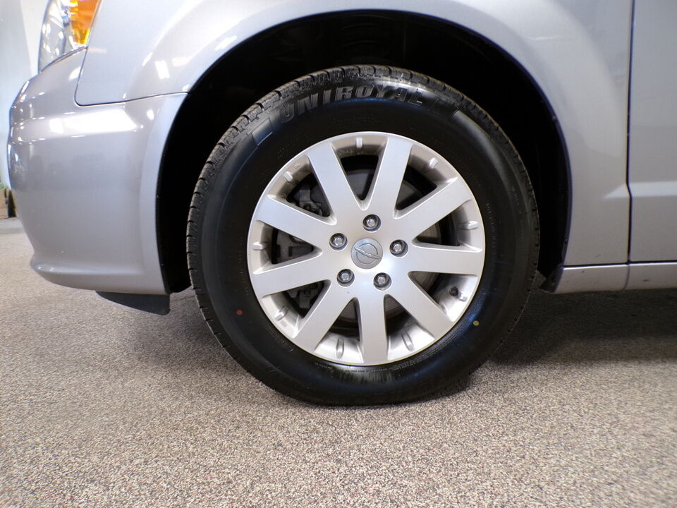 2014 Chrysler Town & Country  - Tom's Credit City
