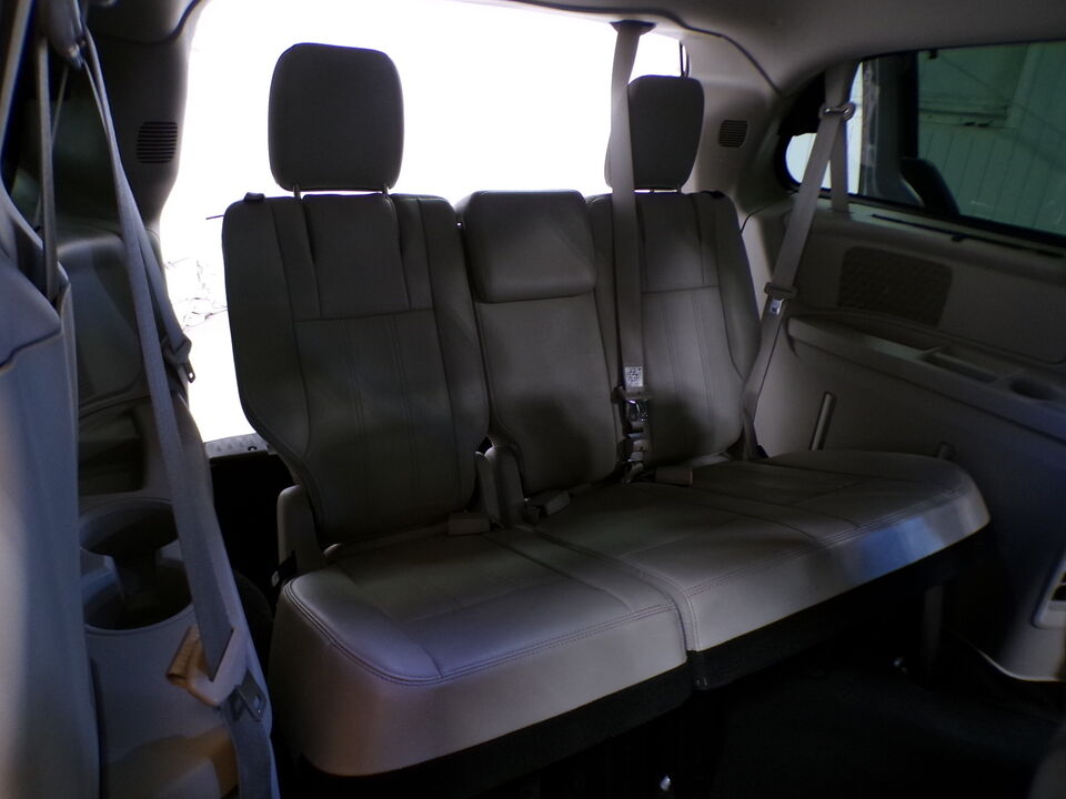 2014 Chrysler Town & Country  - Tom's Credit City