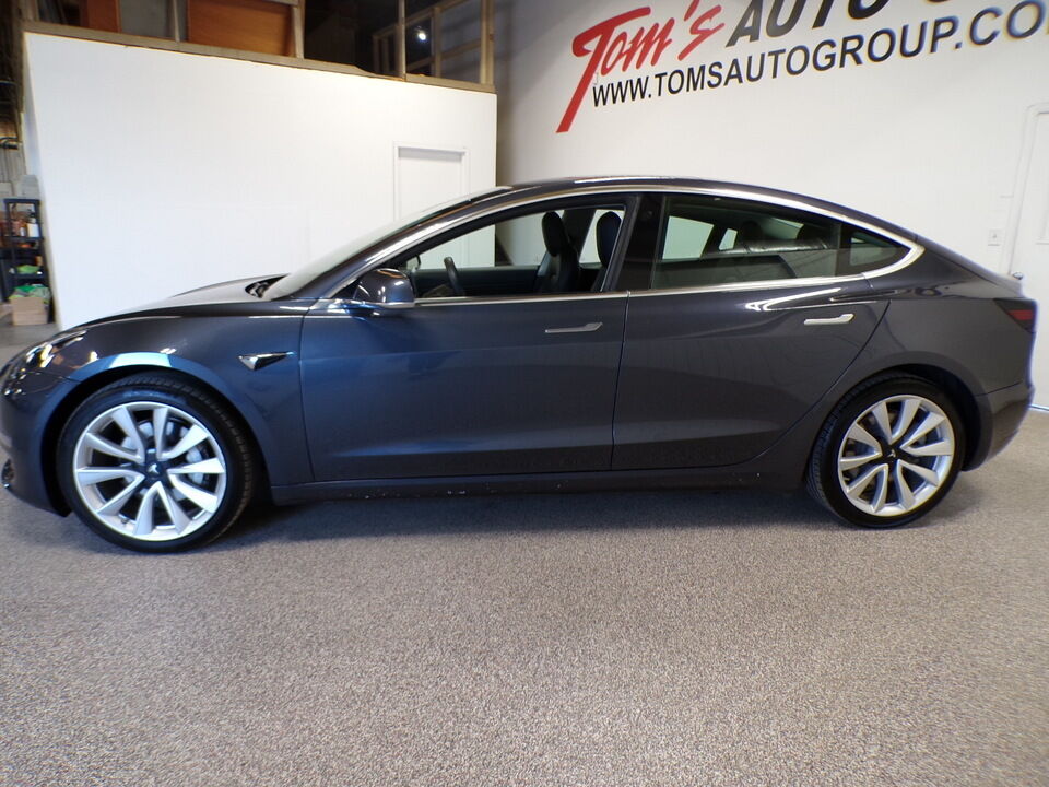 2020 Tesla Model 3  - Tom's Credit City