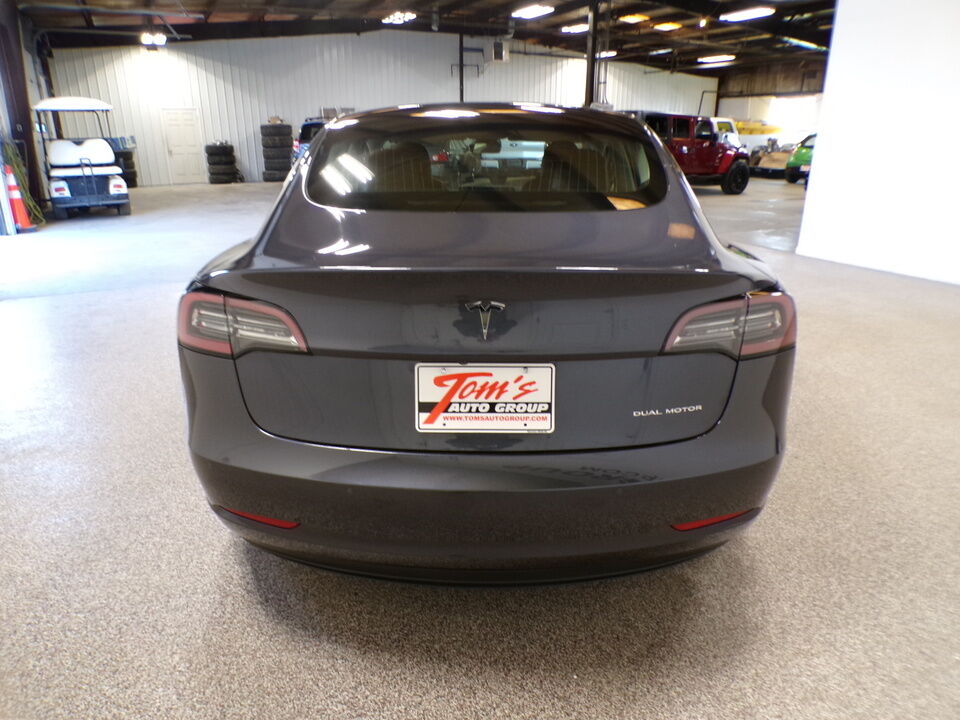 2020 Tesla Model 3  - Tom's Credit City