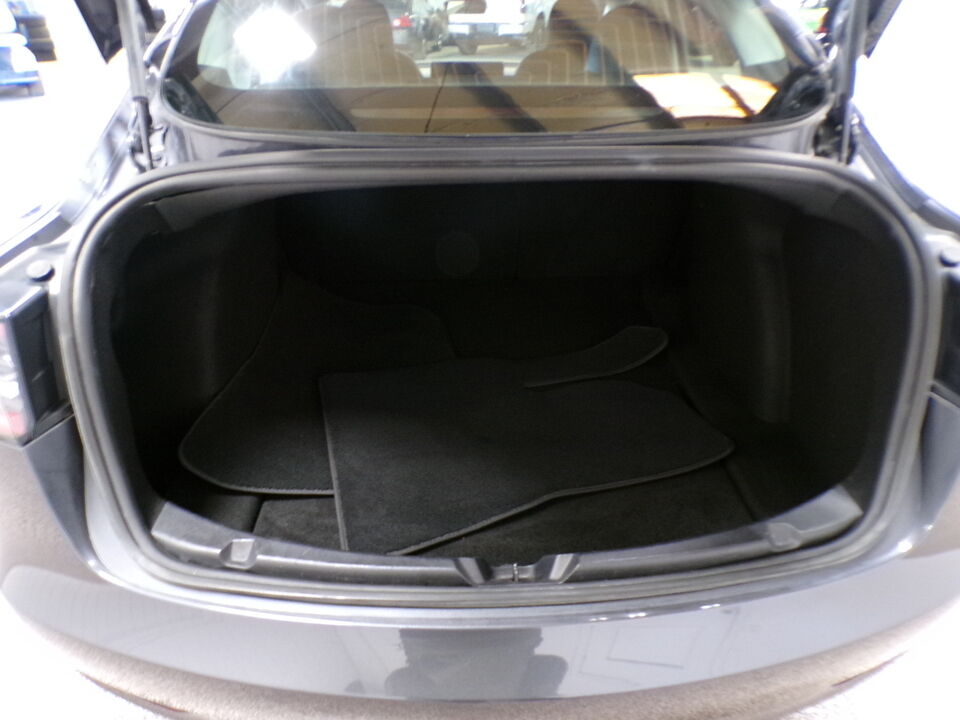2020 Tesla Model 3  - Tom's Credit City