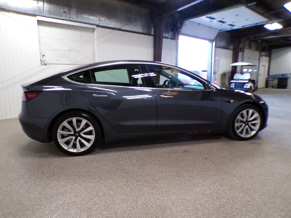 2020 Tesla Model 3  - Tom's Credit City